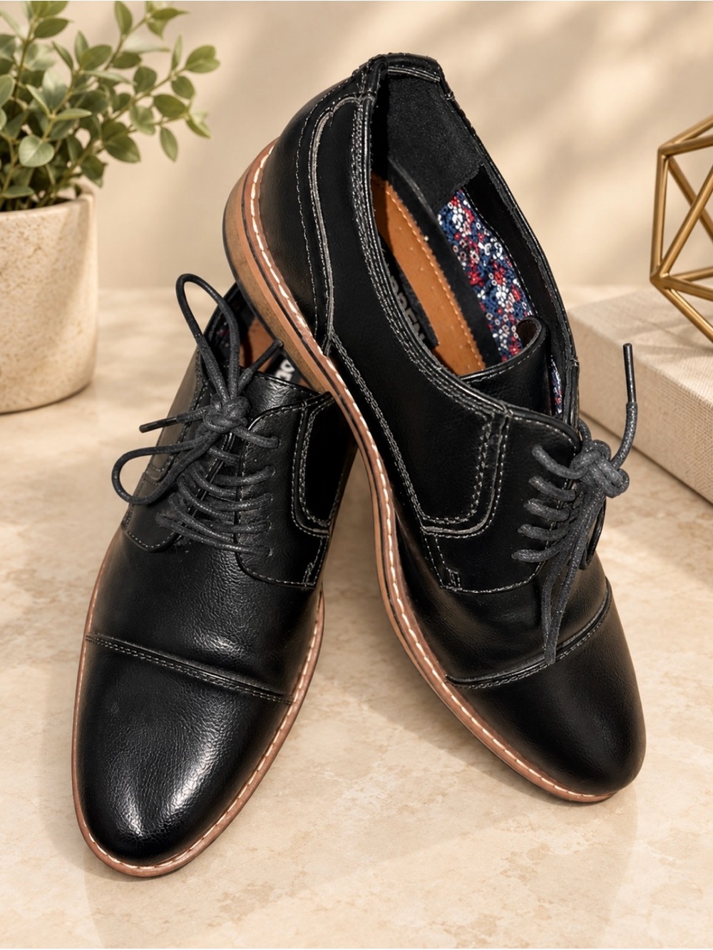Steve Madden Black Leather Derby Shoes with Tan Sole Edge